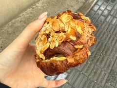 -VERIE BAKEHOUSE