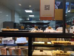 面包甜点陈列柜-鲍师傅糕点(江苏路店)
