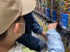 -m豆巧克力世界(上海世茂广场店)