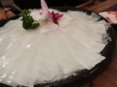 -老牌坊云南鱼豆花火锅(哈西万达店)