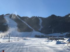 -丝绸之路山地度假区滑雪场