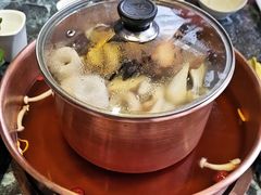 -慢丽江·云南野生菌土鸡锅(西山店)