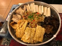 -刘姐啤酒鱼民族演艺餐厅(西街总店)