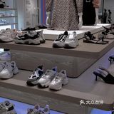 鞋子品类比较多