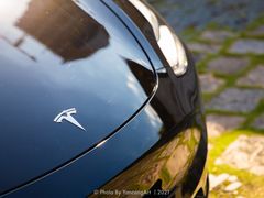-TESLA 特斯拉(上海太古汇体验店)