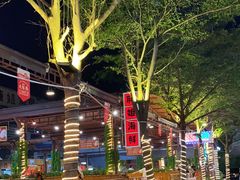 -三亚火车头万人海鲜广场