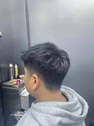 -米可造型烫发染发