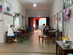 大堂-正宗杨记普洱酸醋米线(总店)