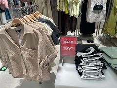 -URBAN REVIVO(北京斯普瑞斯奥特莱斯店)