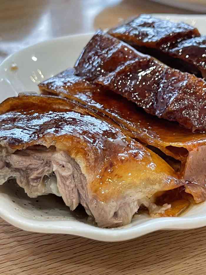 陈记烧鹅海韵城a区2层原本没打算这个饭点来然而原计划去的店烤炉坏了