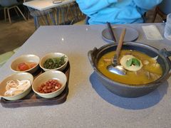 酸木瓜炖牛腩-半山腰·云南菜(侨福芳草地店)