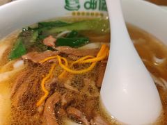 -呷佬·长沙手工米粉(金沙江路店)