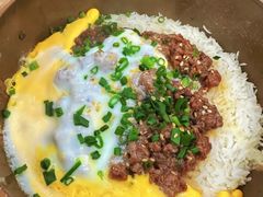 窝蛋牛肉饼煲仔饭-红星光发煲仔饭(文海店)