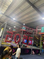 -趣玩空间蹦床乐园(临平旗舰店)