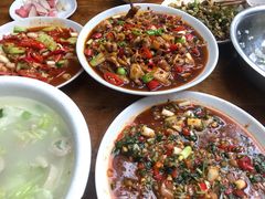 -茅屋大酒店