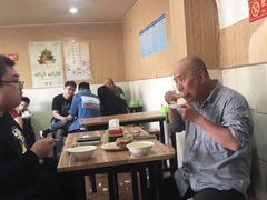 大堂-宝瑞门钉肉饼店