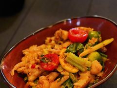 版纳柠檬舂鸡脚-Ameigo梅果·云贵川bistro(长宁来福士店)