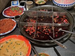 -周小明火锅(黑金冠社区店)