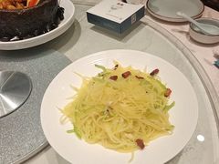 -海派美食·家宴海鲜青岛菜·石锅鲽鱼头(东方城店)
