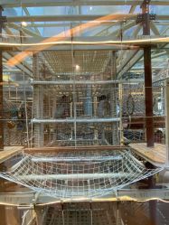 -PIPIKINGDOM皮皮王国欢乐号(欢乐海岸购物中心店)