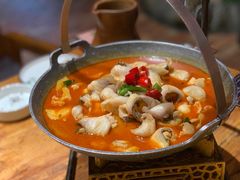 -老滇山寨•云南特色菜•地方菜•民族风情歌舞表演(金碧店)