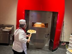 -城市大道红炉披萨烘焙坊