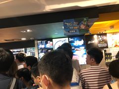 等位区-麦当劳(新达汇三林店)