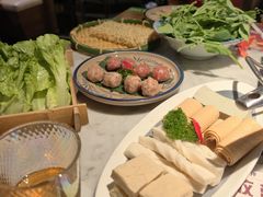 -尚尚仙·酸汤猪手·猪肚鸡火锅(华联万柳购物中心店)