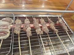 -哈尔滨小酒馆·鲜肉现穿自助烧烤(康新花园店)