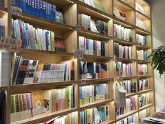 -猫的天空之城概念书店(杭州南宋御街店)