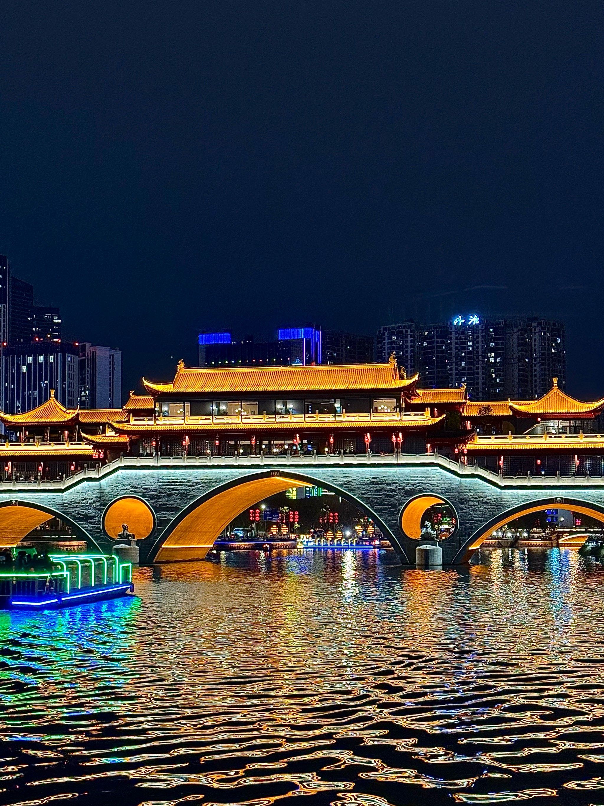 真的美拍照很好看

#观赏九眼桥绝美夜景 #运河夜景观赏记