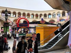 -王府井奥莱临潼小镇(临潼店)