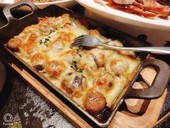 鹅肝芝士焗口蘑-四季民福烤鸭店(外滩外白渡桥店)