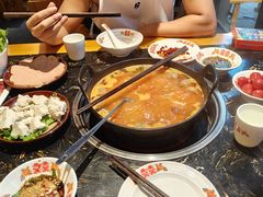 -憨孃孃·重庆老火锅(红山黑金店)
