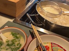 -尚尚仙·酸汤猪手·猪肚鸡火锅(华联万柳购物中心店)