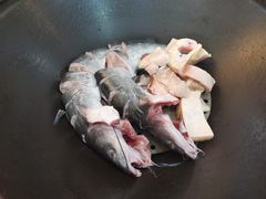 -老刘生态大鱼坊铁锅炖鱼(赛马场店)
