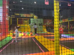 -蹦蹦跳跳(新奥购物中心店)