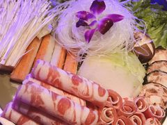 -三人行骨头王火锅(长寿店)