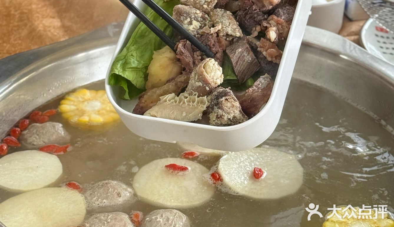 在顺德。。果然店越破越好吃。。。