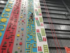 -极限PLAY运动娱乐新世界·团建派对潮玩休闲馆·室内蹦极高空游乐园