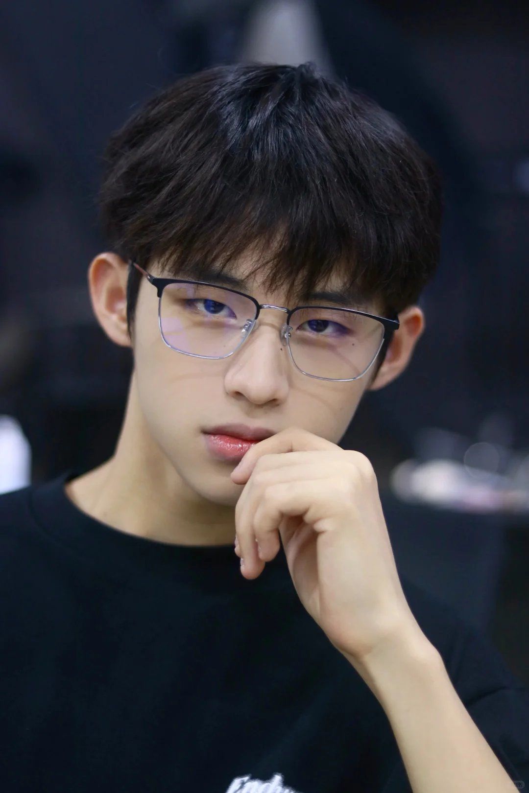 论半框眼镜与碎盖的适配度