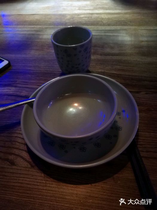 蜜桃餐厅·江浙融合菜(荟聚购物中心店)餐具摆设图片