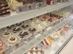 -85度C(生甜甜圈研究工坊·上海平凉店)