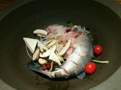 -咕嘟草帽鱼·牛奶一样的鲜鱼汤(天鹅湖万达广场店)
