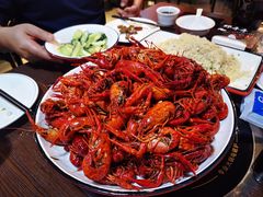 -虾弄弄海派小龙虾·牛羊蝎子火锅