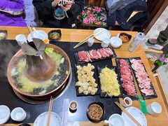 -果松木炭酸菜铜火锅·外婆参鸡汤