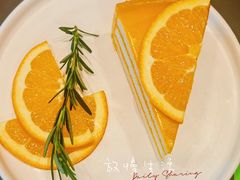 -Chom Cafe and Restaurant