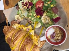 厚蛋吞拿鱼牛角包-251#coffee roasters(沿河东路店)