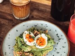 牛油果煮蛋吐司-RAC BAR(安福路店)