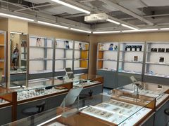 -无奔眼镜·蔡司·依视路授权店(朝阳大悦城店)